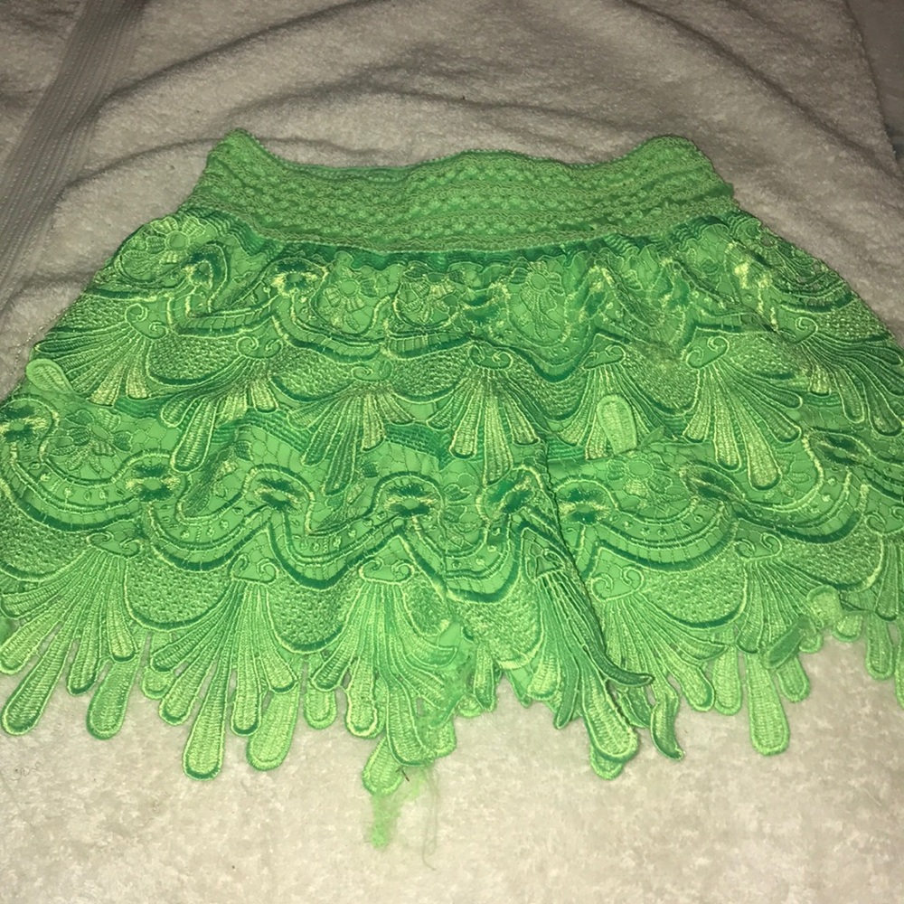 Cute frilly shorts - Picture 5 of 6